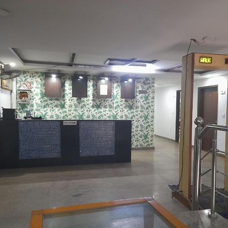 Hotel Airport Aditya Inn Új-Delhi Kültér fotó