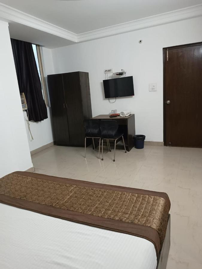 Hotel Airport Aditya Inn Új-Delhi Kültér fotó