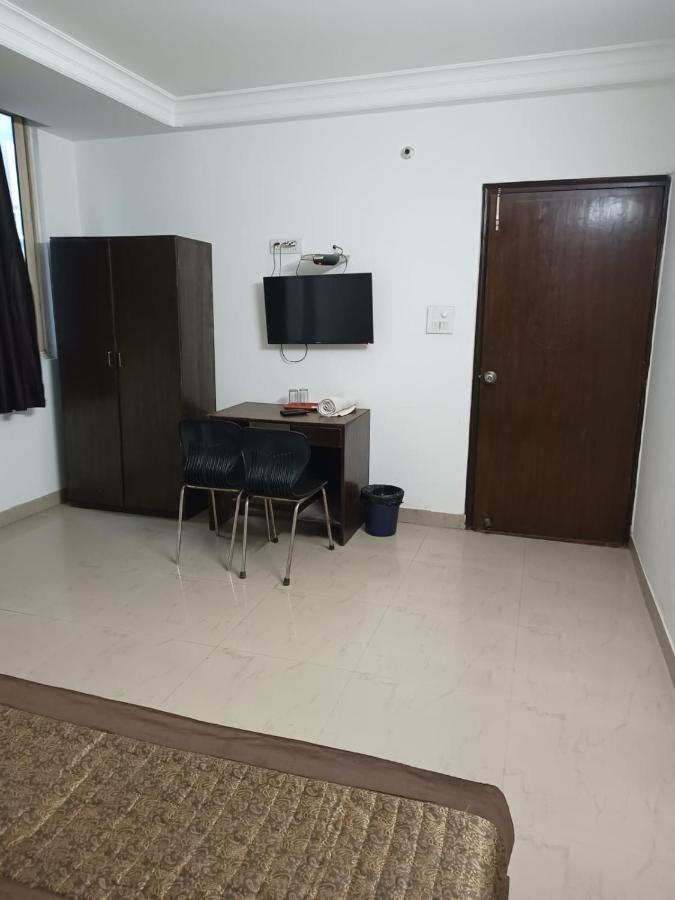 Hotel Airport Aditya Inn Új-Delhi Kültér fotó