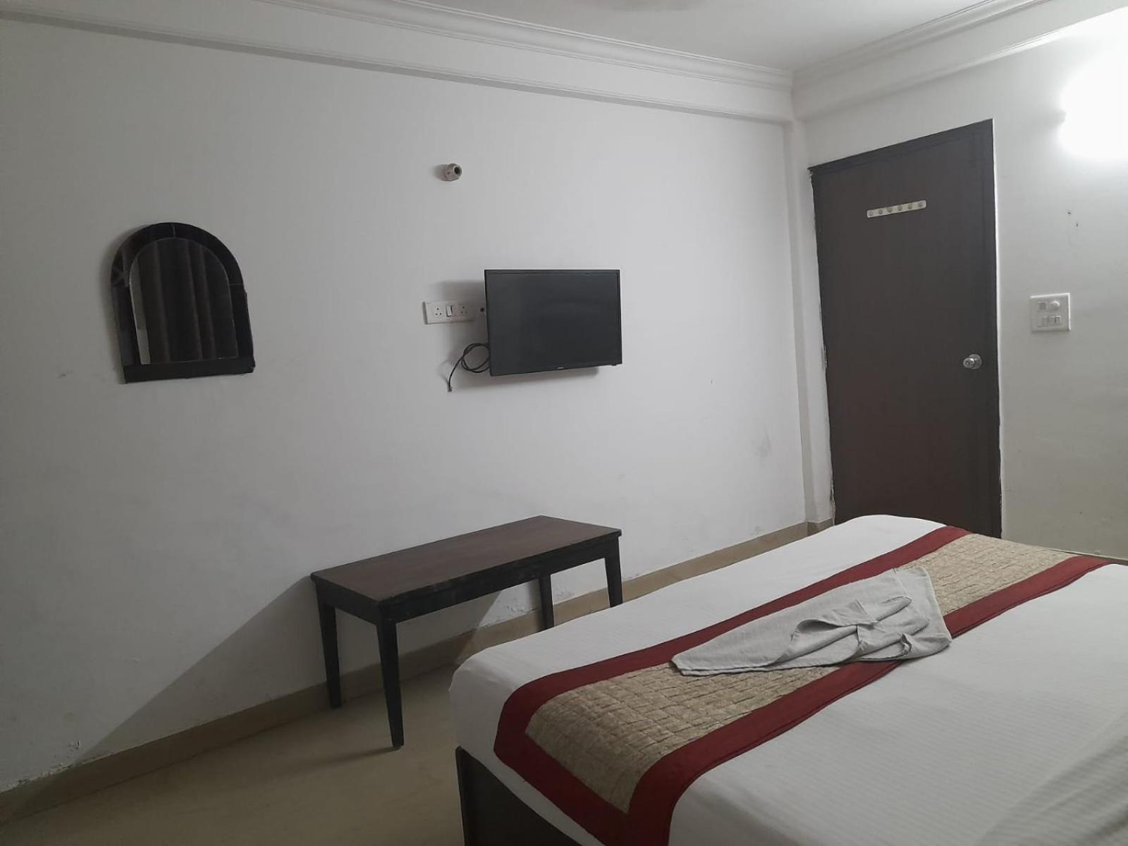 Hotel Airport Aditya Inn Új-Delhi Kültér fotó