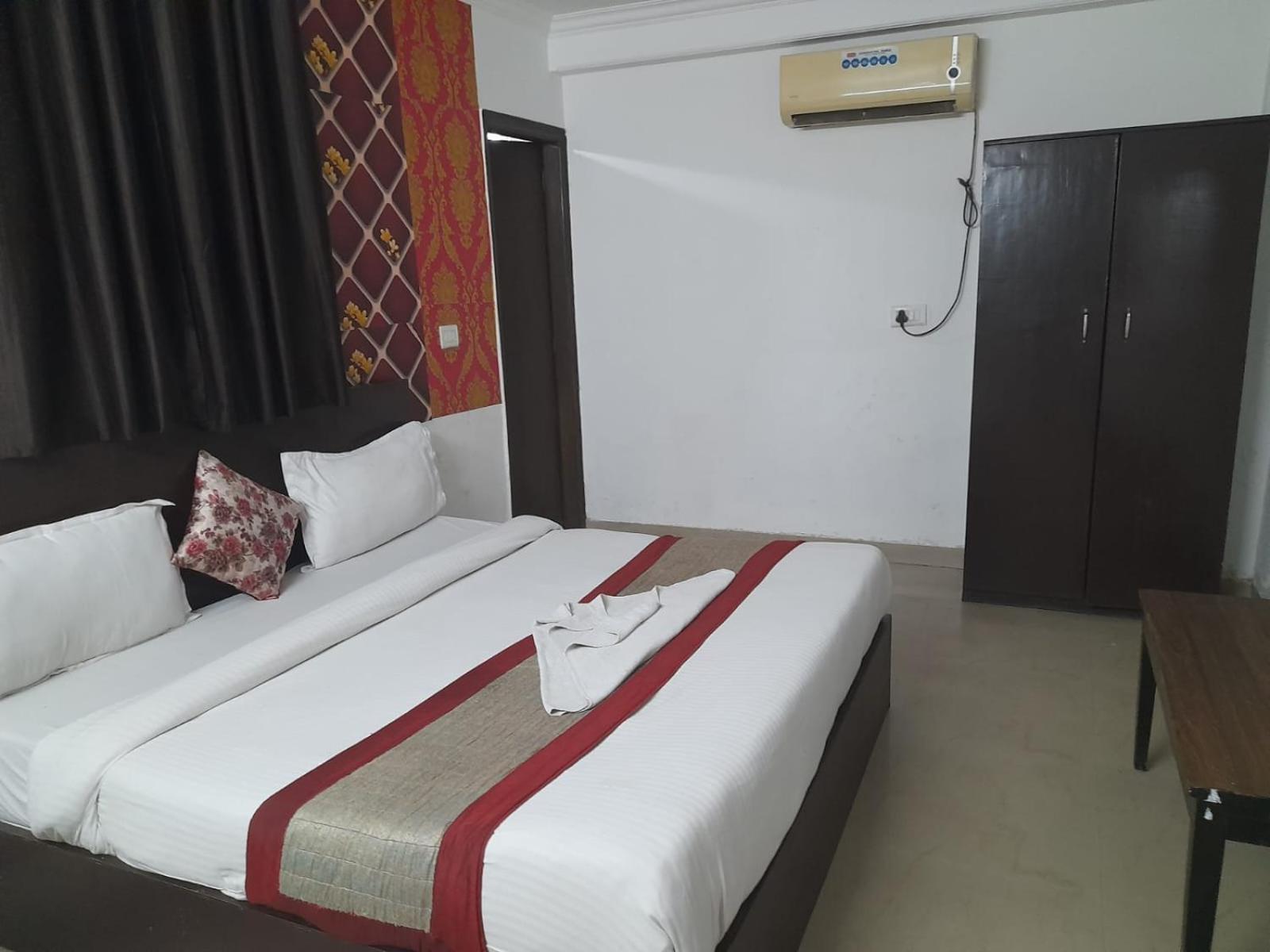 Hotel Airport Aditya Inn Új-Delhi Kültér fotó