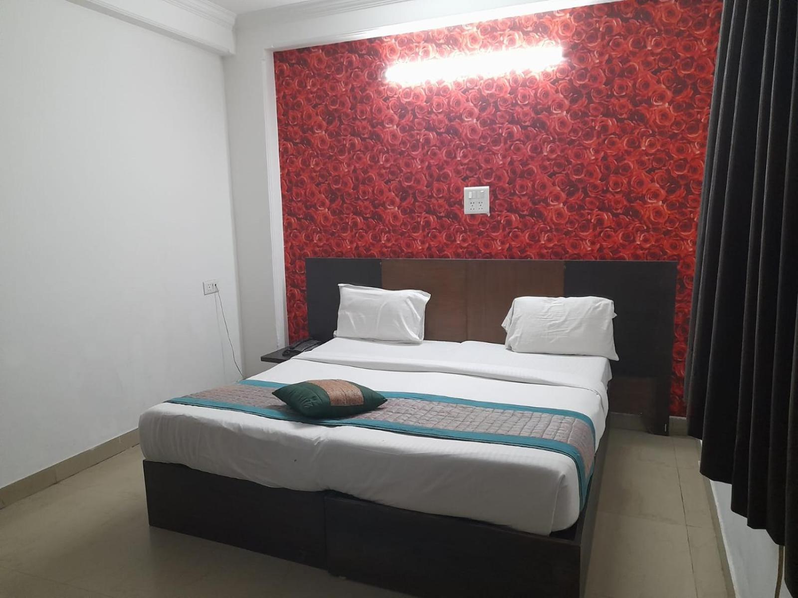 Hotel Airport Aditya Inn Új-Delhi Kültér fotó